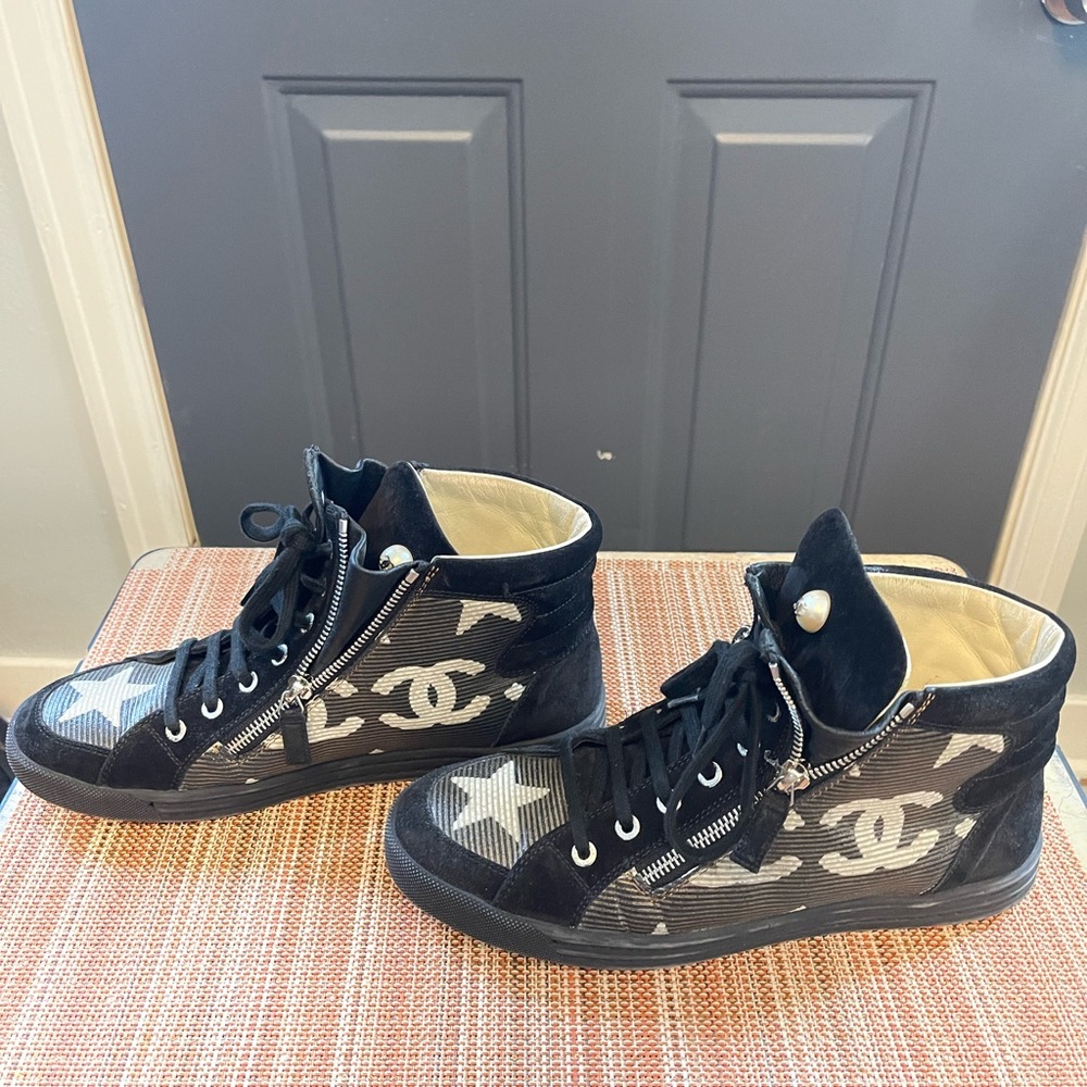 COPY - Chanel !! Hi tops